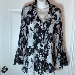 Cato Woman Floral Bell Sleeves  Button up Blouse Top Plus Size 18/20